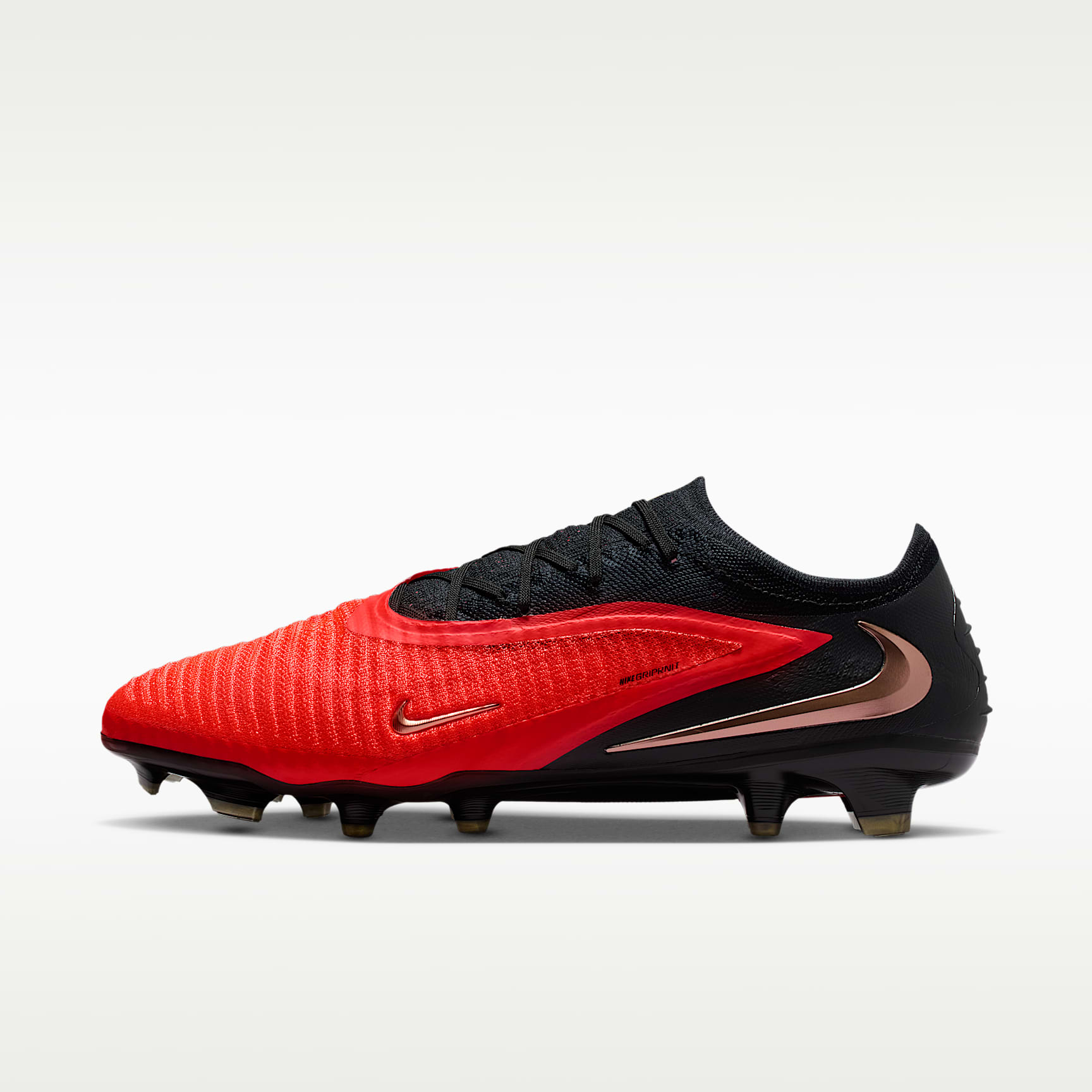 Tacos de fútbol para terreno firme Nike Phantom 6 Low Elite. Nike.com